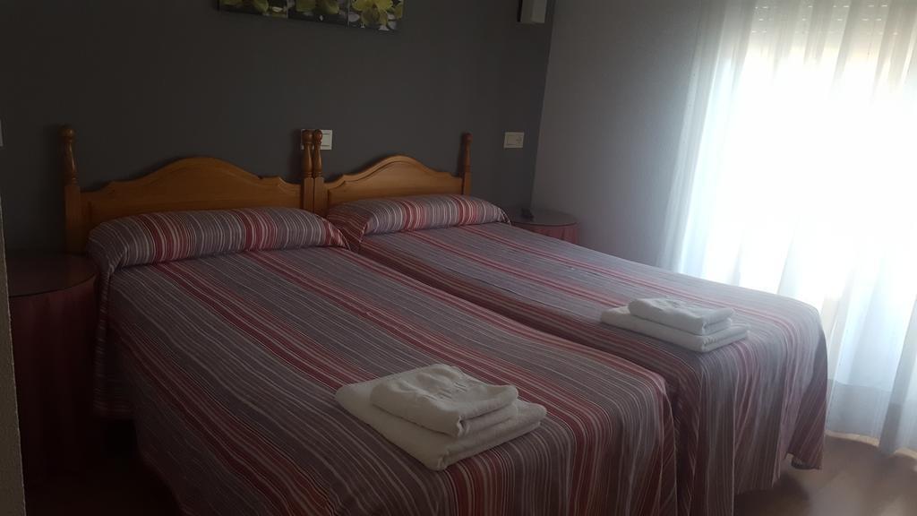 Hostal La Tablada Navaleno Exteriör bild